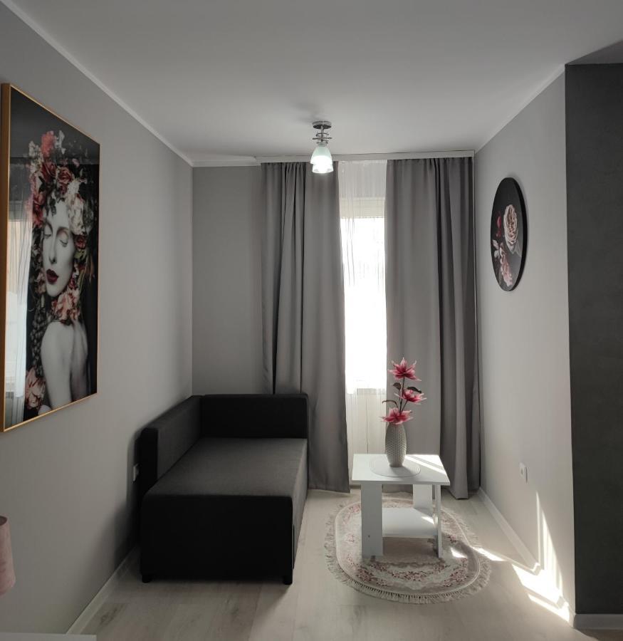 Flora Apartment Surčin Eksteriør bilde